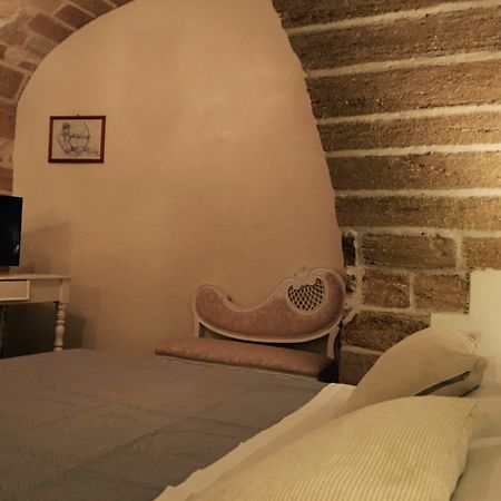 Отель Palazzo Saraceno Таранто Экстерьер фото